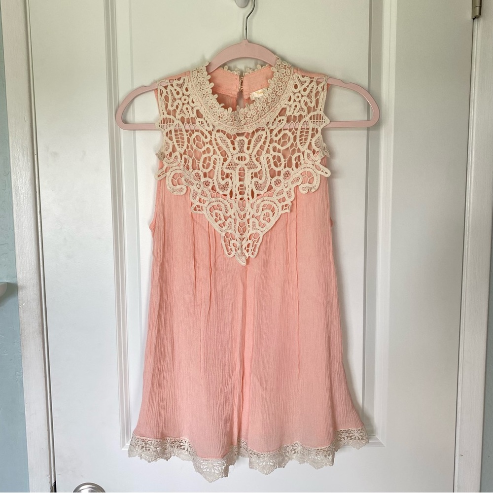 Pastel Pink Women’s High Neck Tank Top//Blouse w/ Crochet Accent; NWOT; Medium
